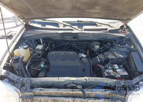 2003 Ford Escape Xlt z USA, uszkodzony, nr VIN 1FMYU03163KD19452